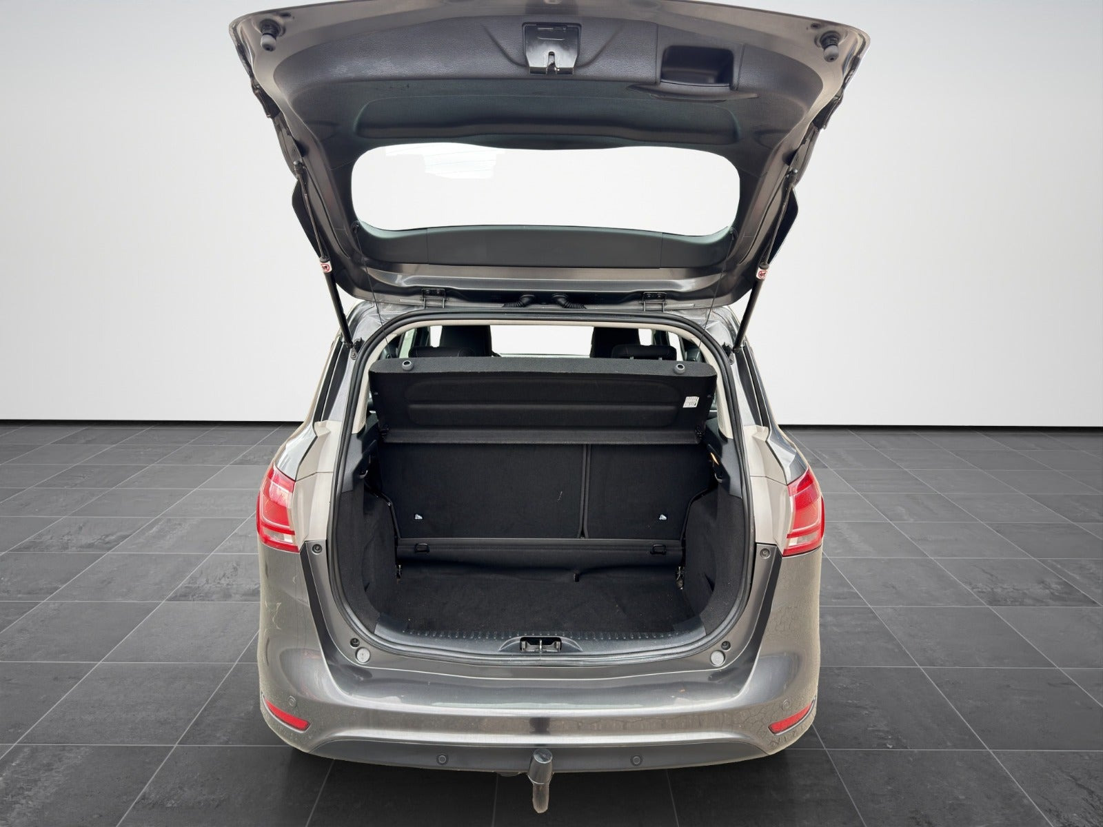 Grå Ford B-MAX fra 2016