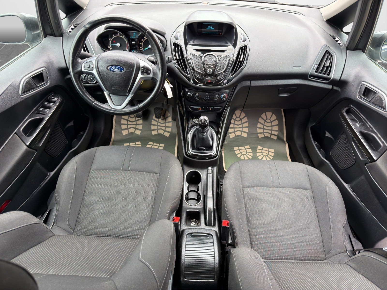 Grå Ford B-MAX fra 2016