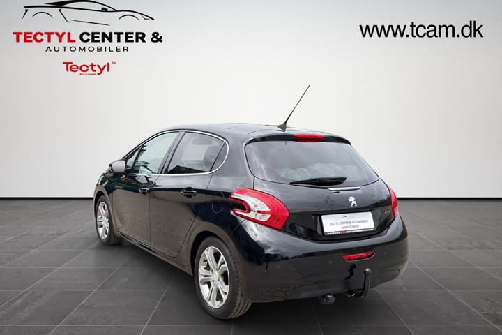 Sort Peugeot 208 fra 2013