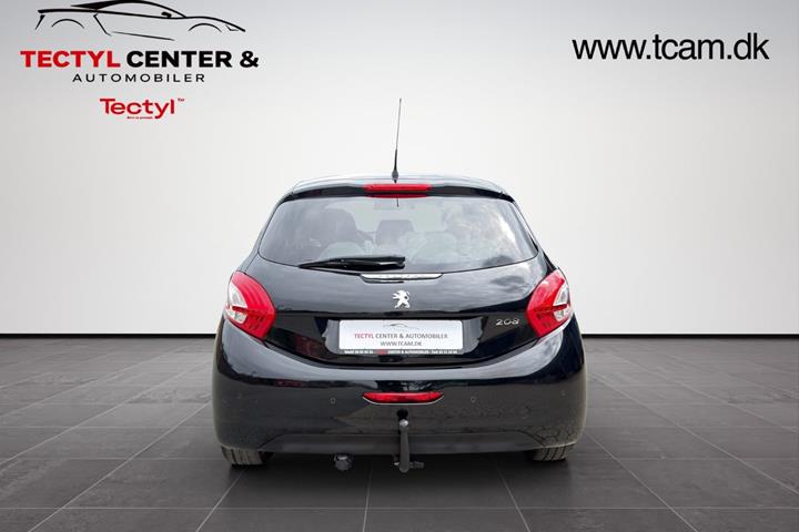 Sort Peugeot 208 fra 2013