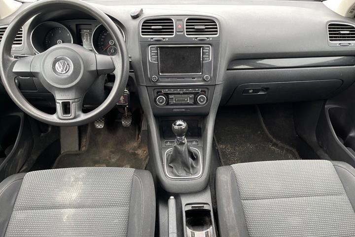 Grå VW Golf VI fra 2012