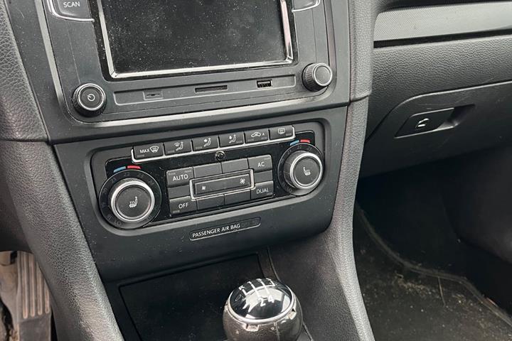 Grå VW Golf VI fra 2012