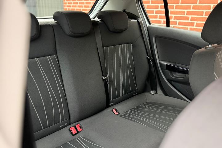 Sølv Opel Corsa fra 2008