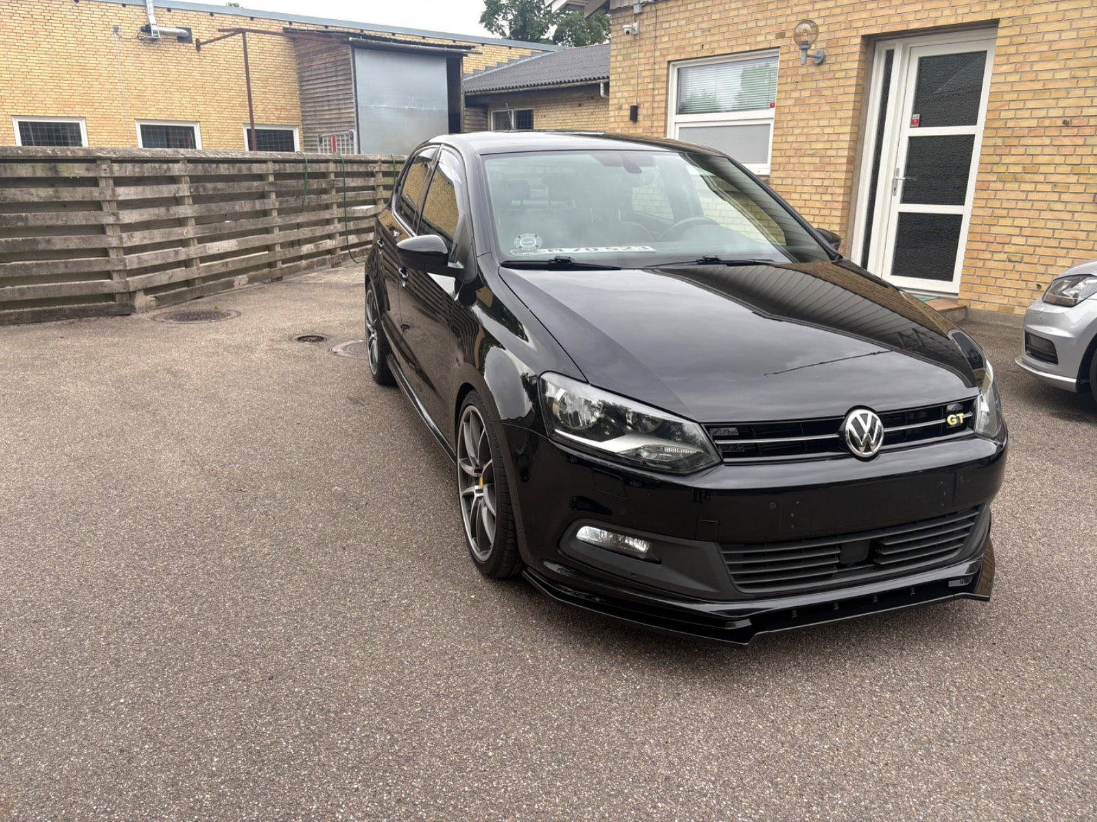 Sort VW Polo fra 2017