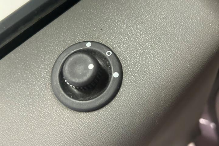 Grå Renault Scenic II fra 2004