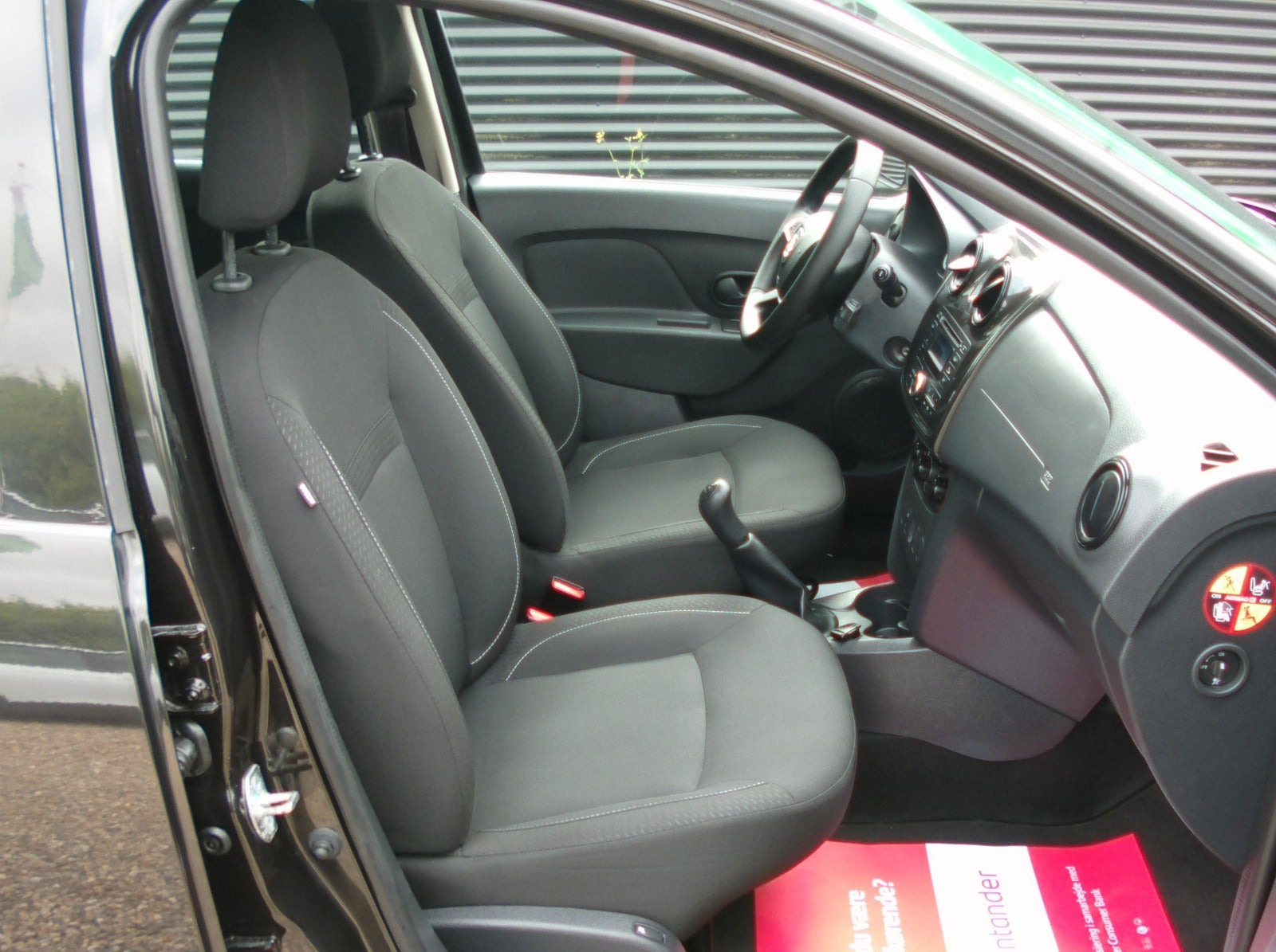 Sort Dacia Logan fra 2018