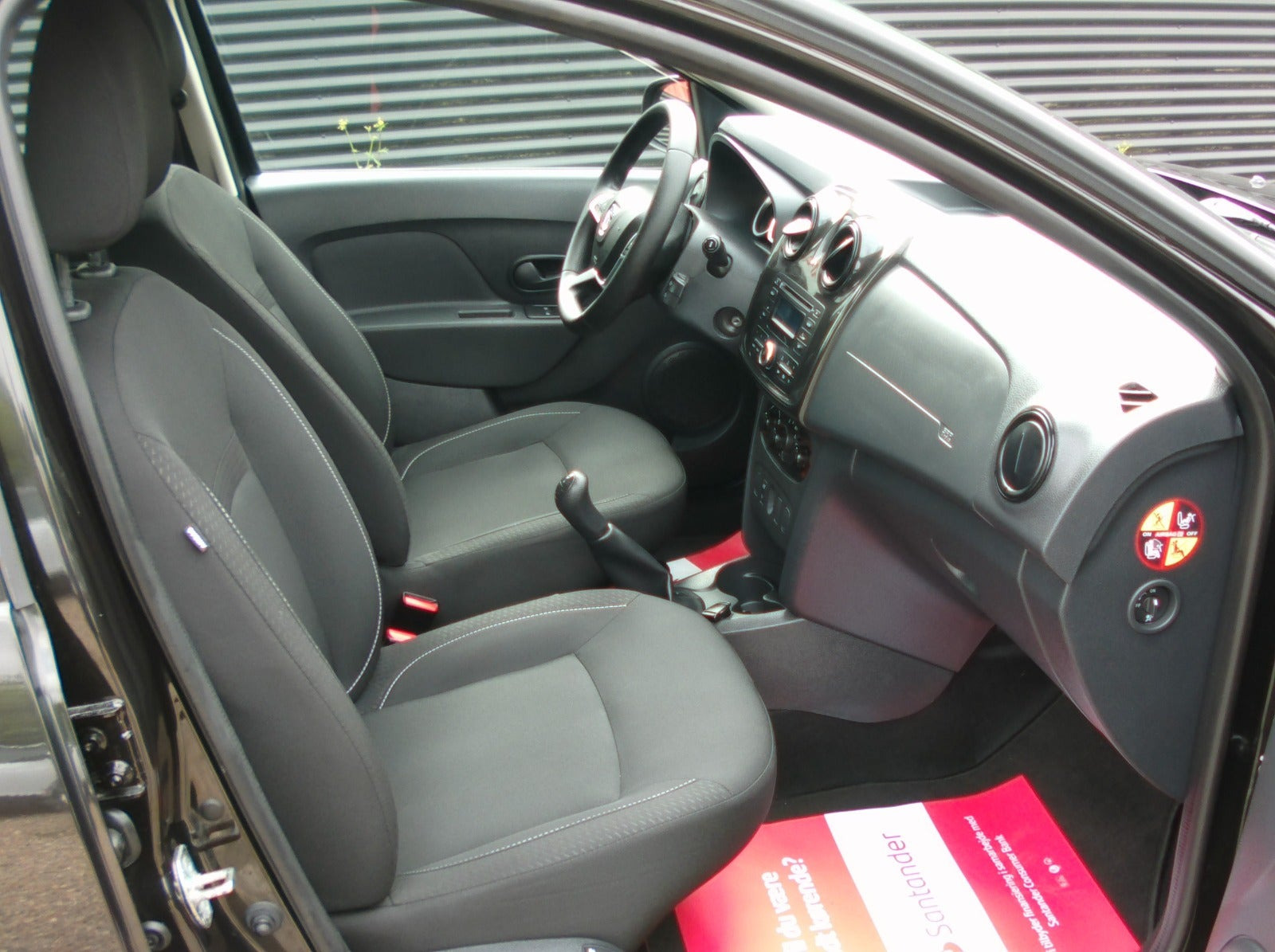 Sort Dacia Logan fra 2018
