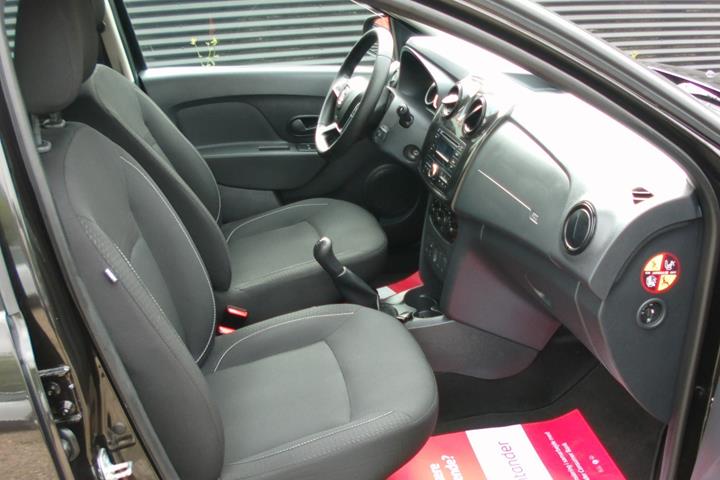 Sort Dacia Logan fra 2018