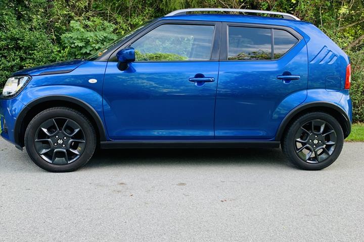 Blå Suzuki Ignis fra 2017