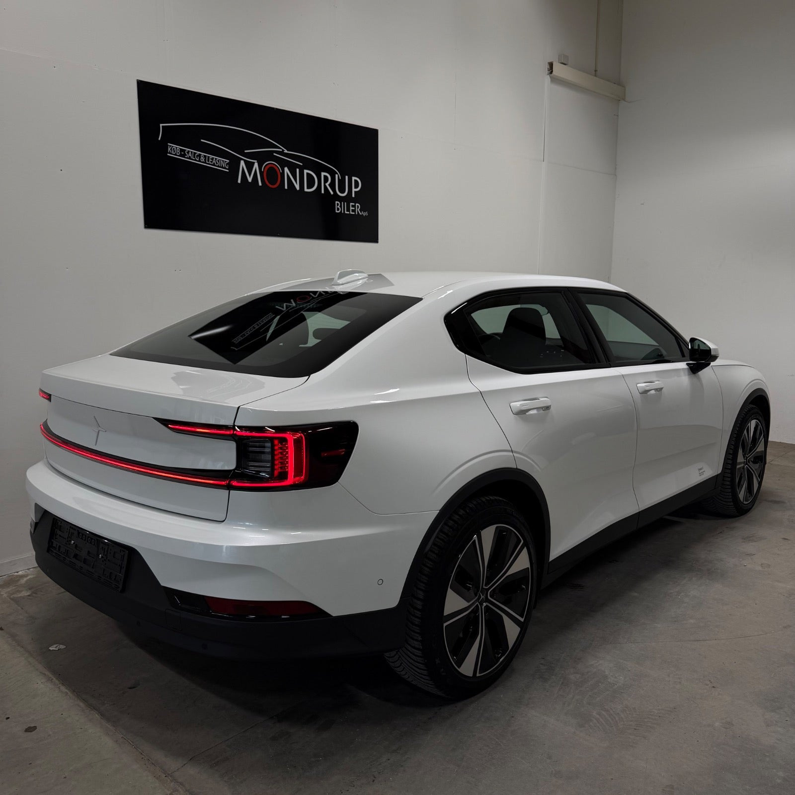 Hvid Polestar 2 fra 2023