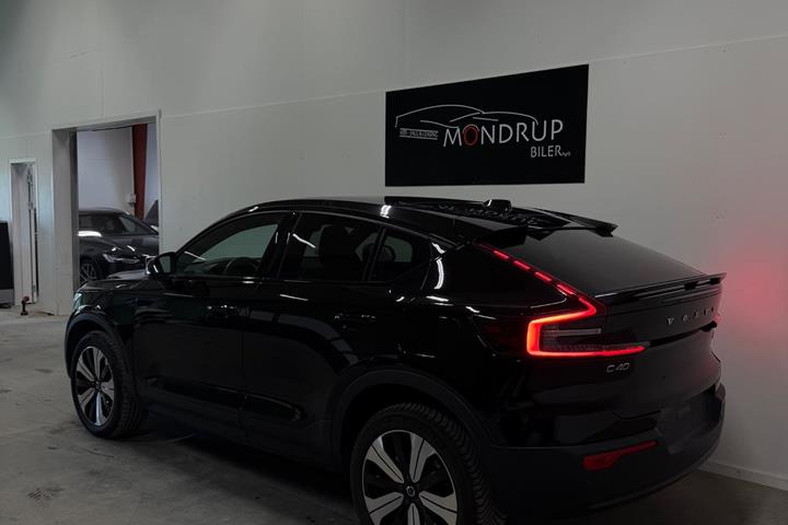 Sort Volvo C40 fra 2023