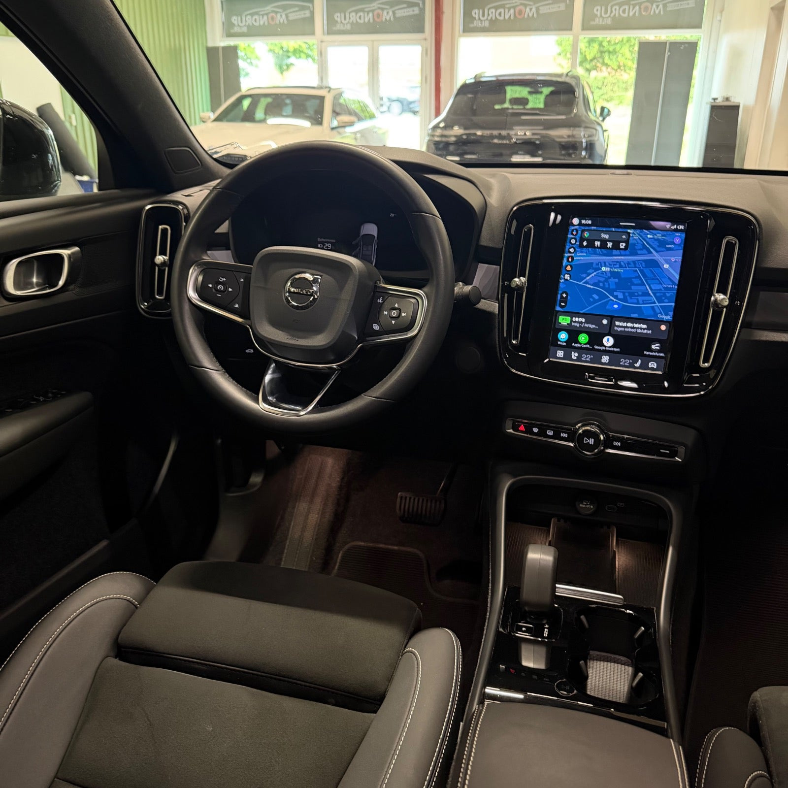 Sort Volvo C40 fra 2023