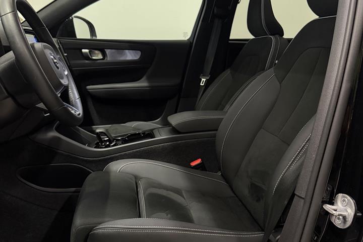 Sort Volvo C40 fra 2023