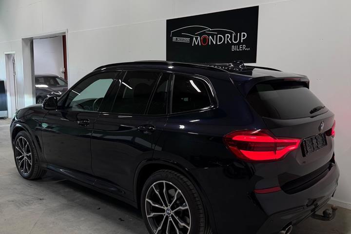 Sort BMW X3 fra 2018
