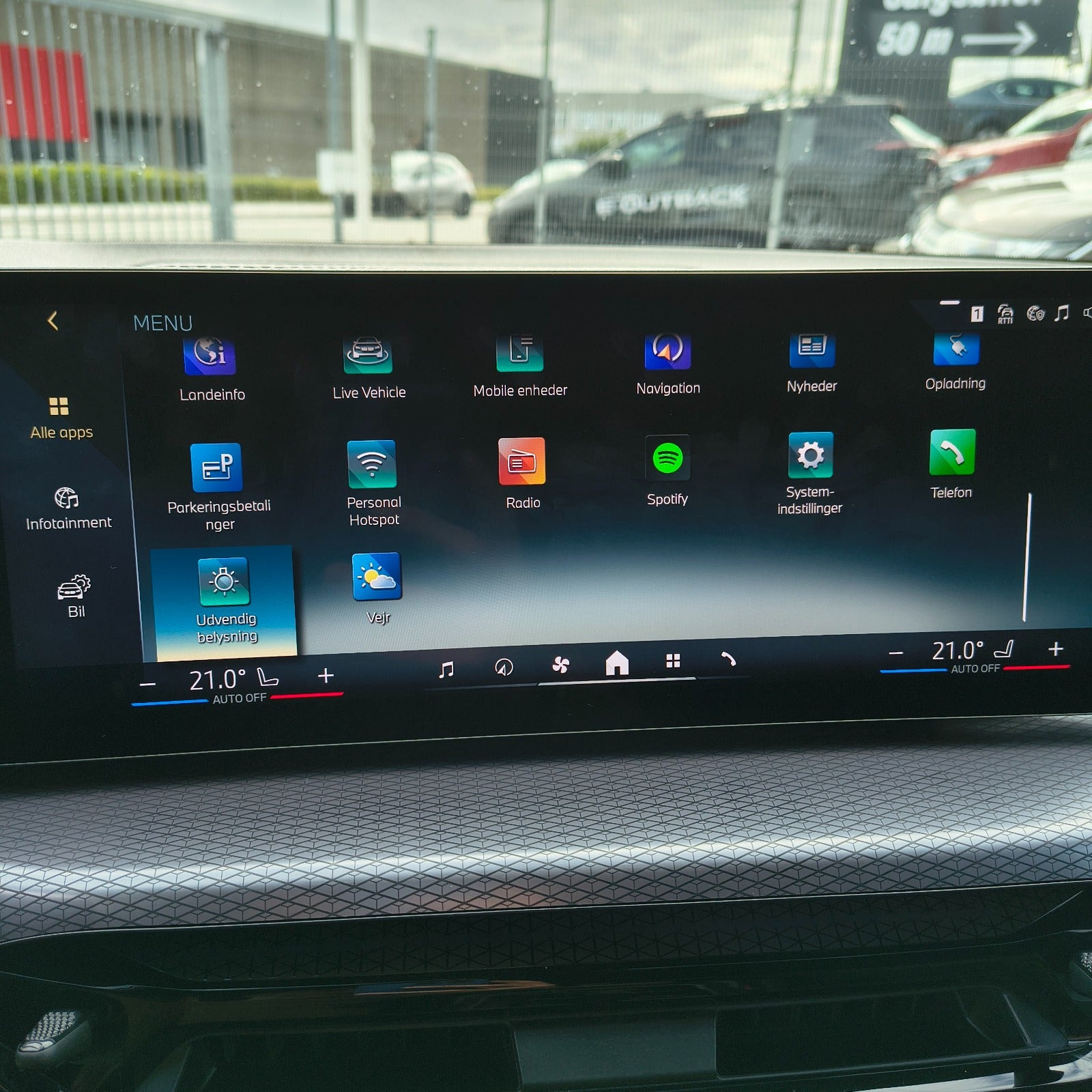 Grå BMW i4 fra 2025