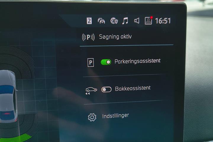 Grå BMW i4 fra 2025