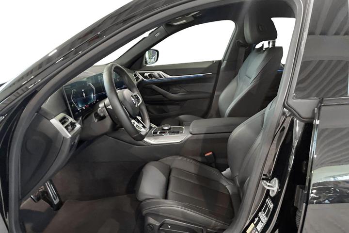 Sort BMW i4 fra 2026