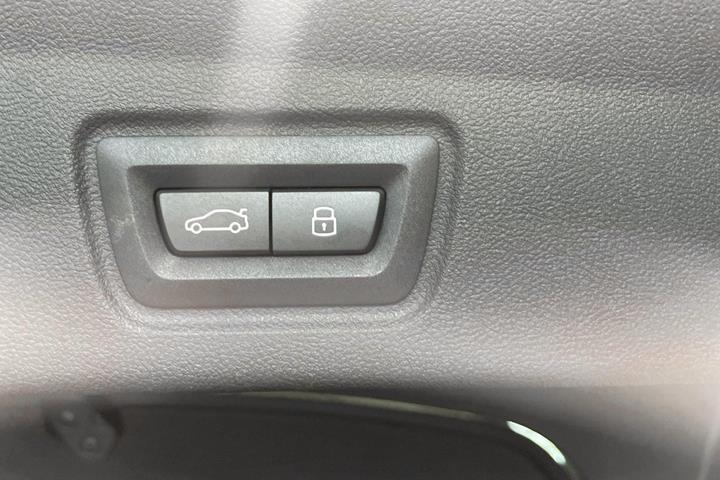 Sort BMW i4 fra 2026