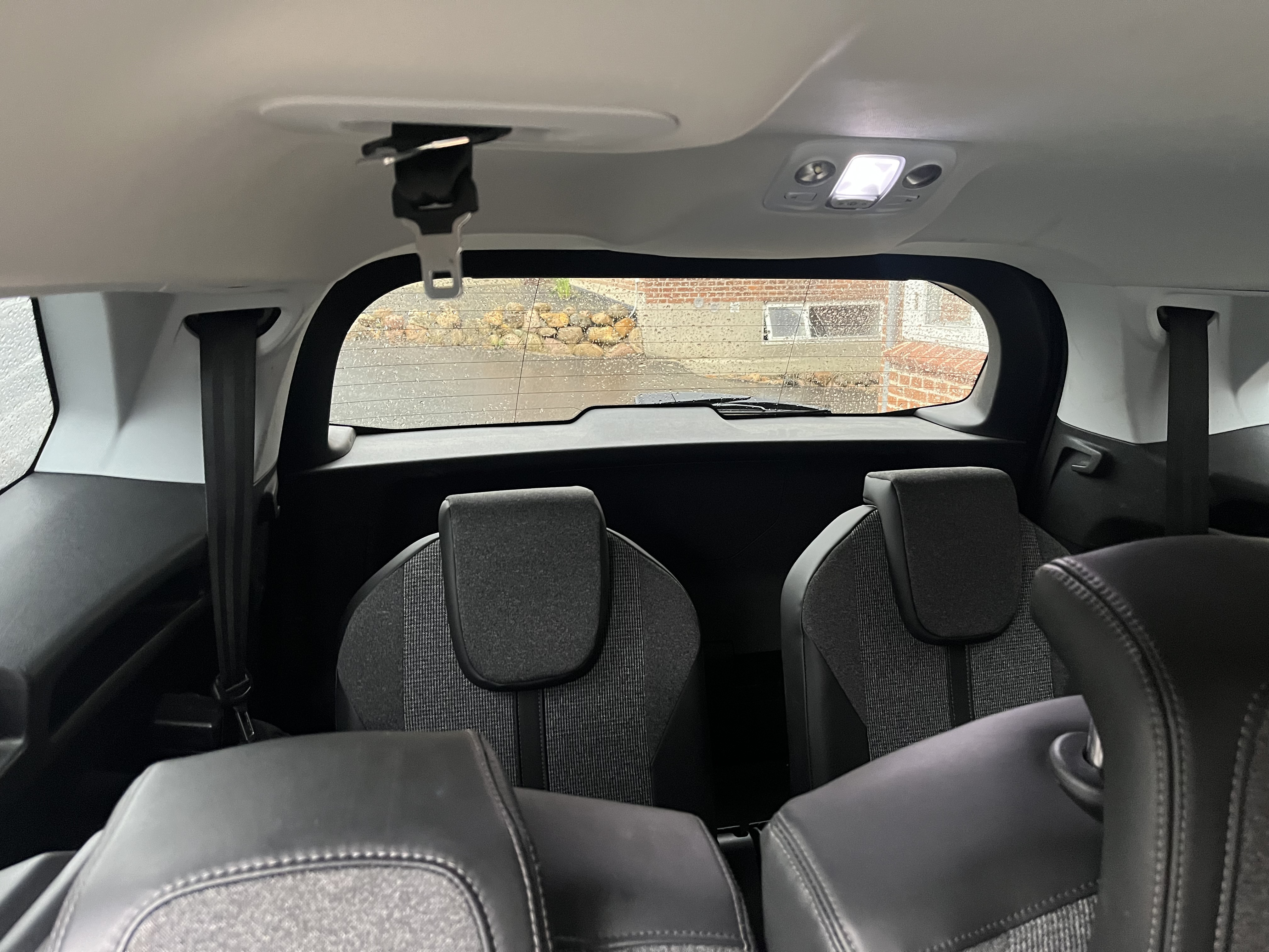 Grå Peugeot 5008 fra 2018