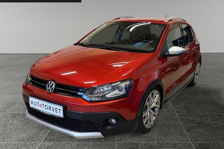 Rød VW Polo fra 2015 set udefra