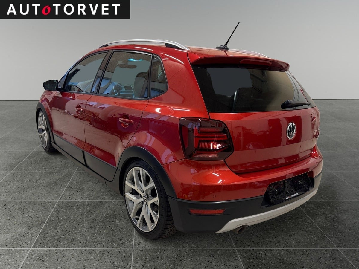 Rød VW Polo fra 2015