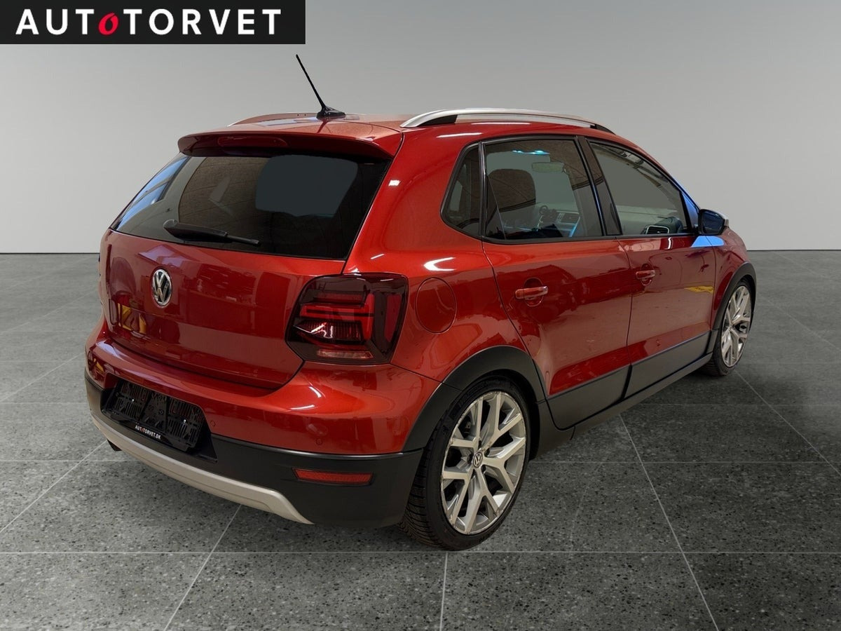 Rød VW Polo fra 2015