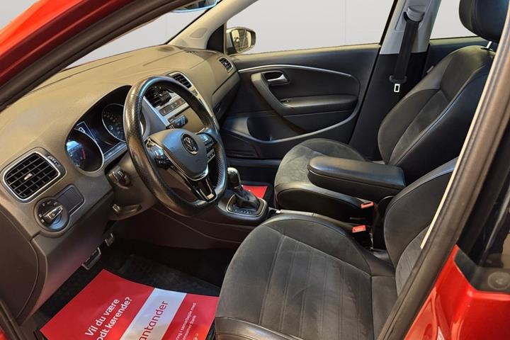 Rød VW Polo fra 2015