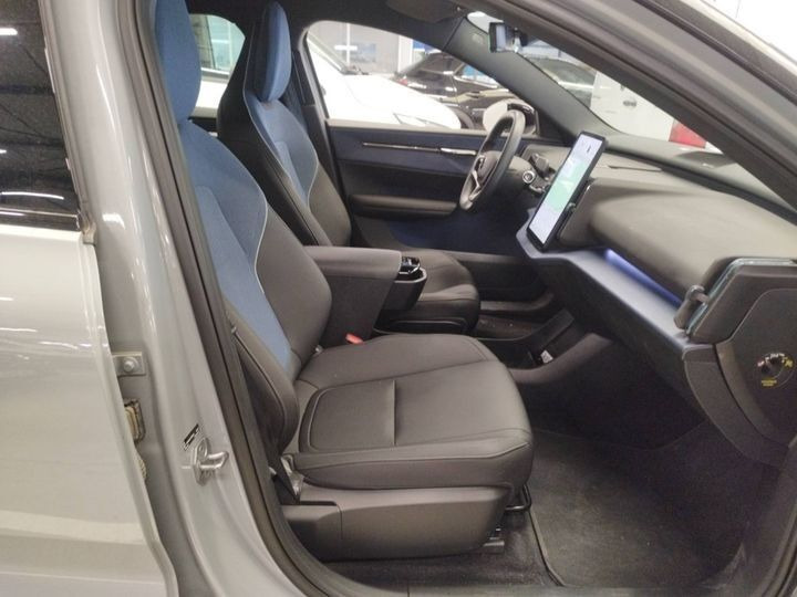 Grå Volvo EX30 fra 2024