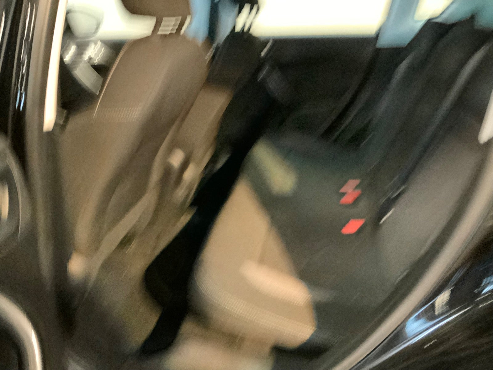 Sort Peugeot 2008 fra 2018