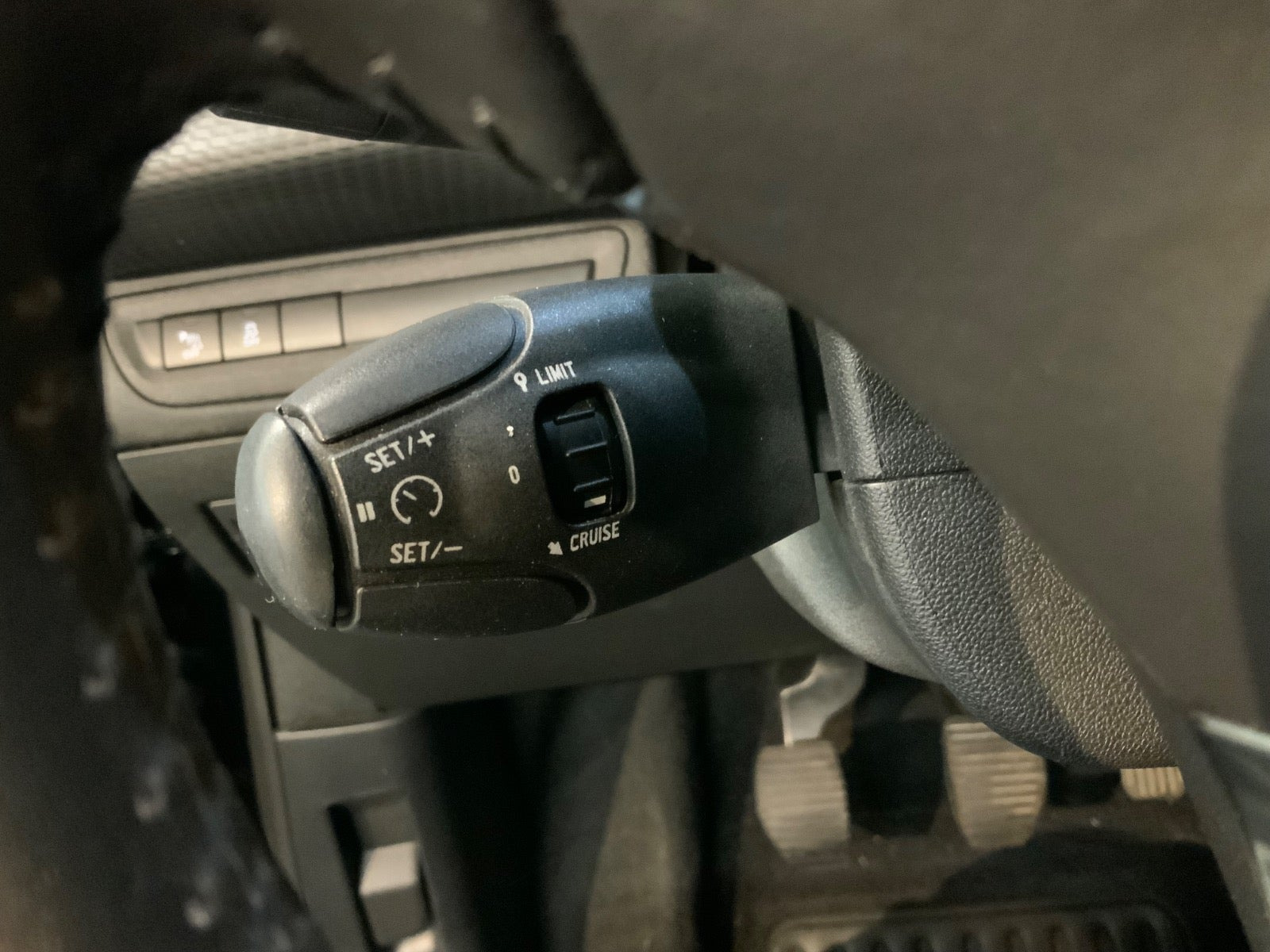 Sort Peugeot 2008 fra 2018