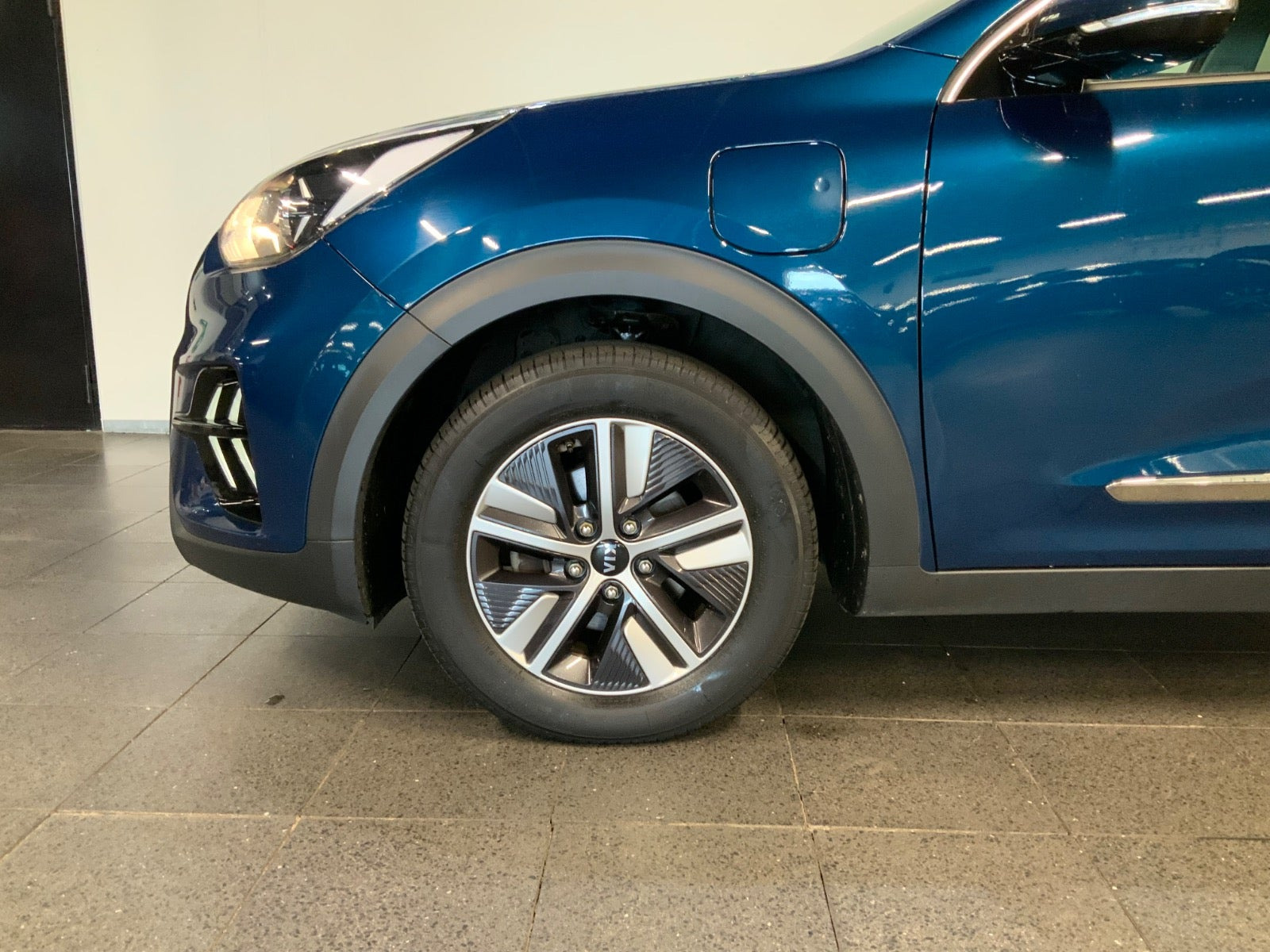 Blå Kia Niro fra 2020
