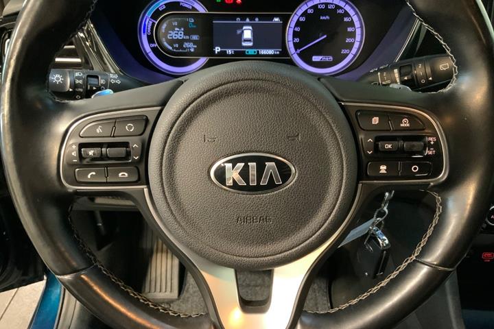 Blå Kia Niro fra 2020