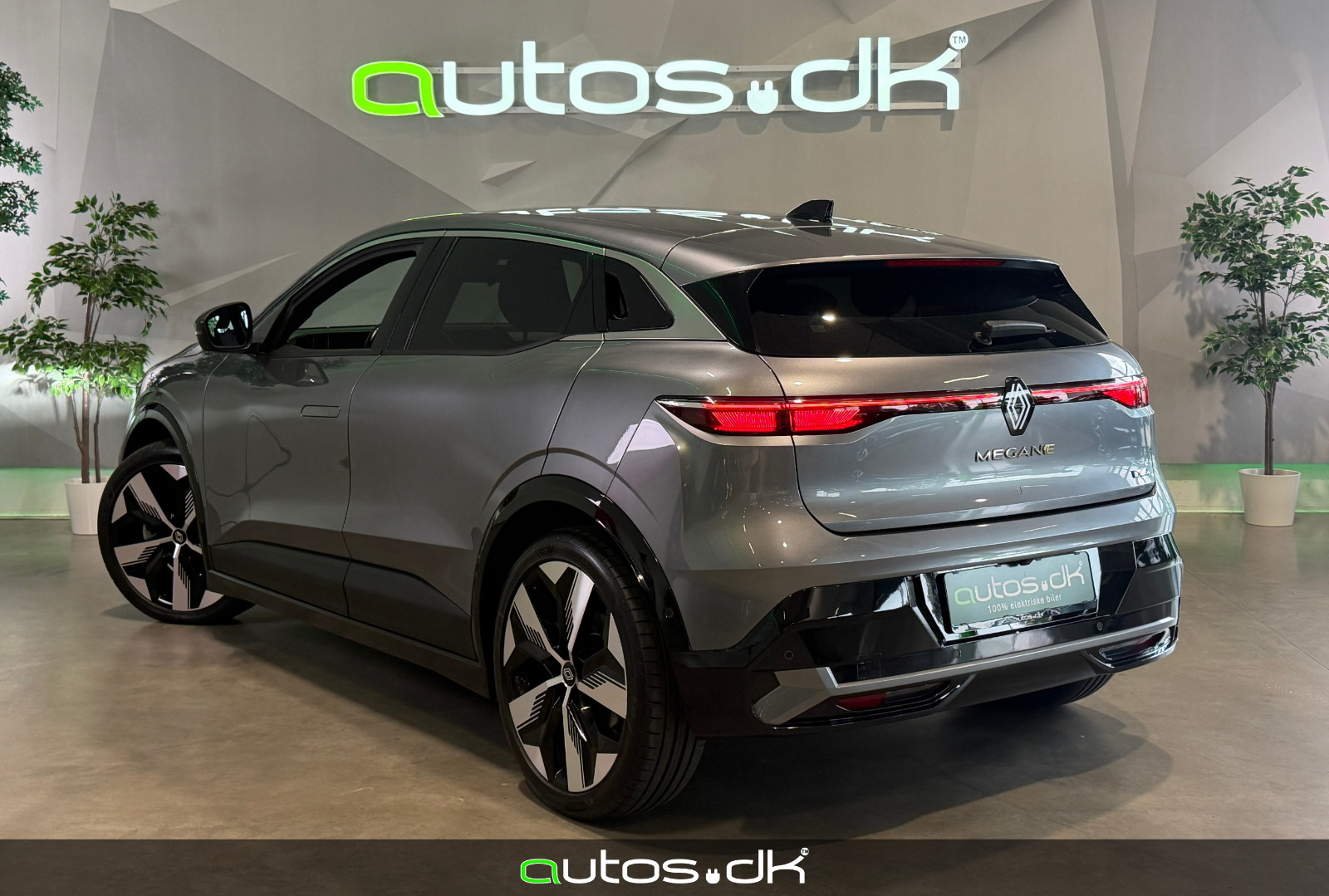 Grå Renault Megane E-Tech fra 2024