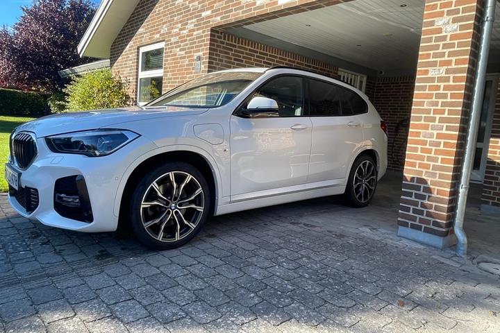 Hvid BMW X1 fra 2021