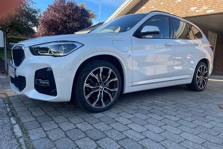 Hvid BMW X1 fra 2021