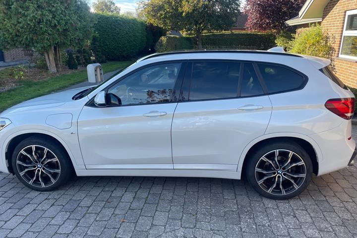 Hvid BMW X1 fra 2021