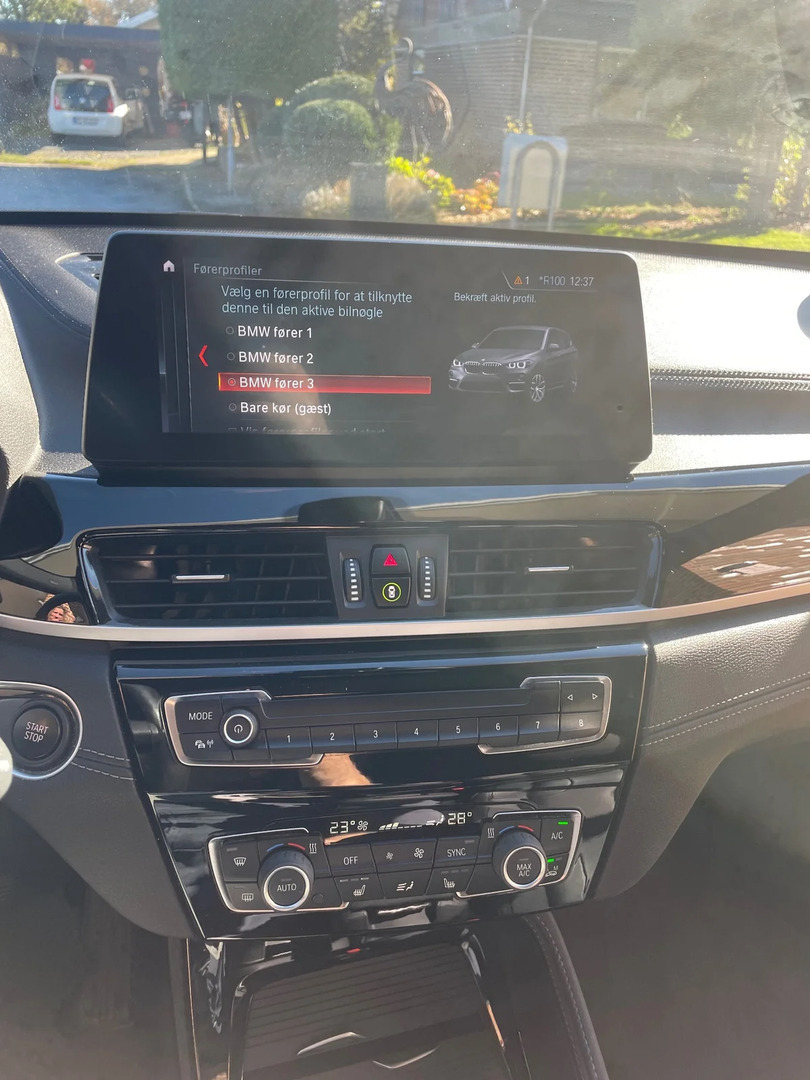 Hvid BMW X1 fra 2021