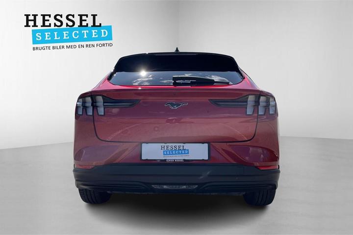 Rød Ford Mustang Mach-E fra 2021