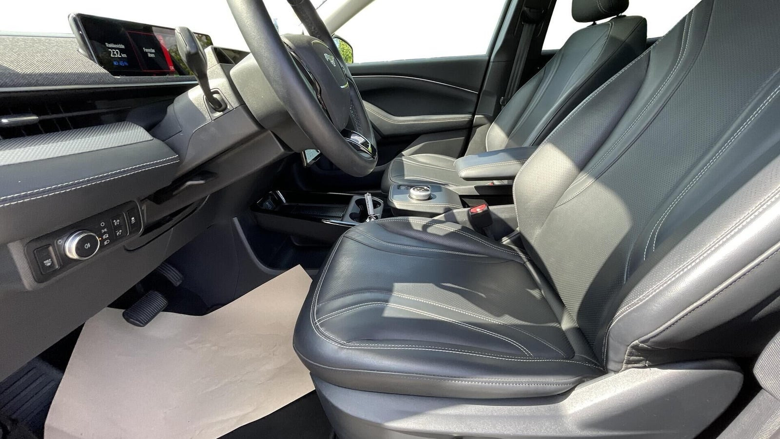 Rød Ford Mustang Mach-E fra 2021