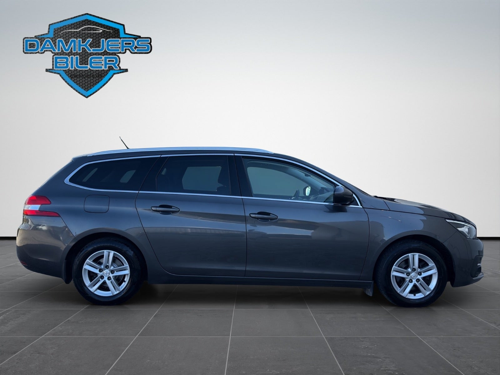 Grå Peugeot 308 fra 2019