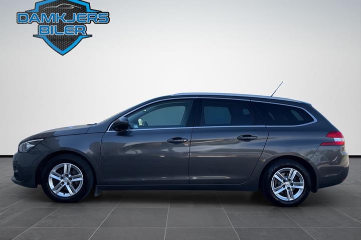 Grå Peugeot 308 fra 2019