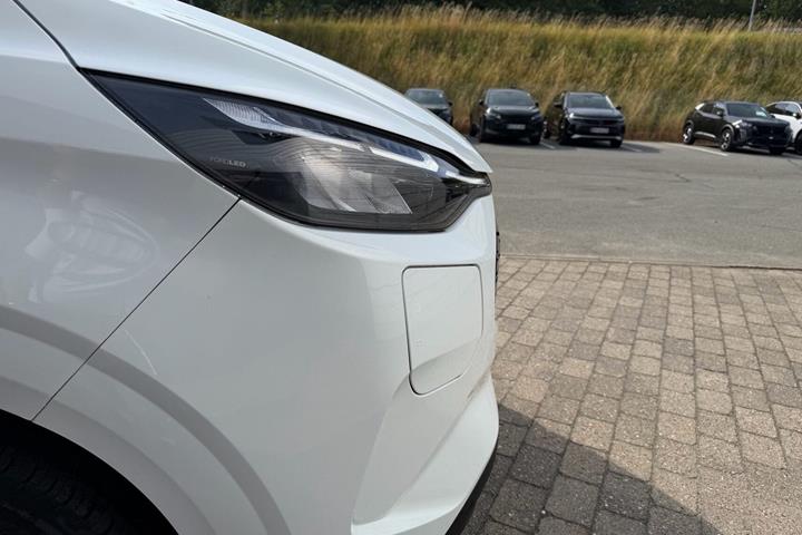 Hvid Ford E-Transit Custom 320 L1 fra 2026