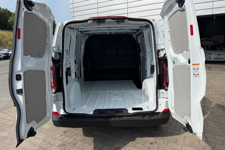 Hvid Ford E-Transit Custom 320 L1 fra 2026