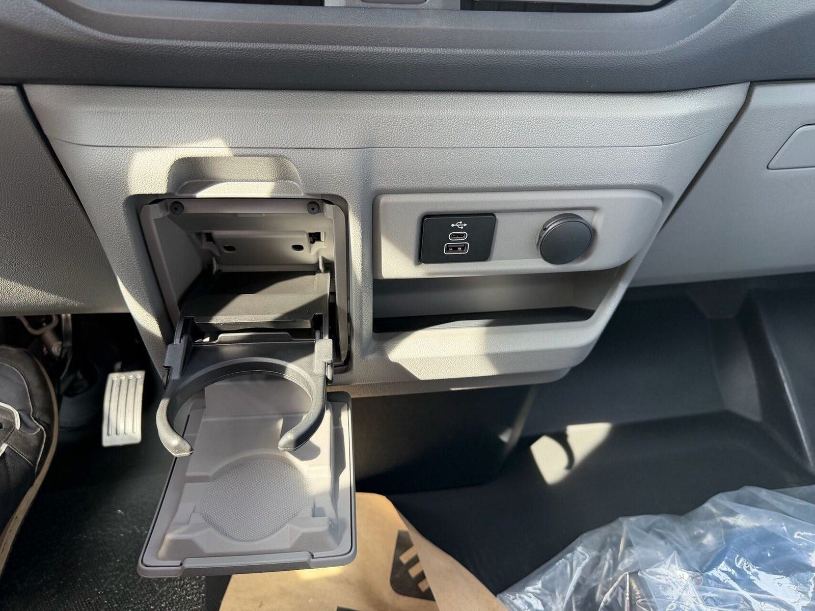 Hvid Ford E-Transit Custom 320 L1 fra 2026