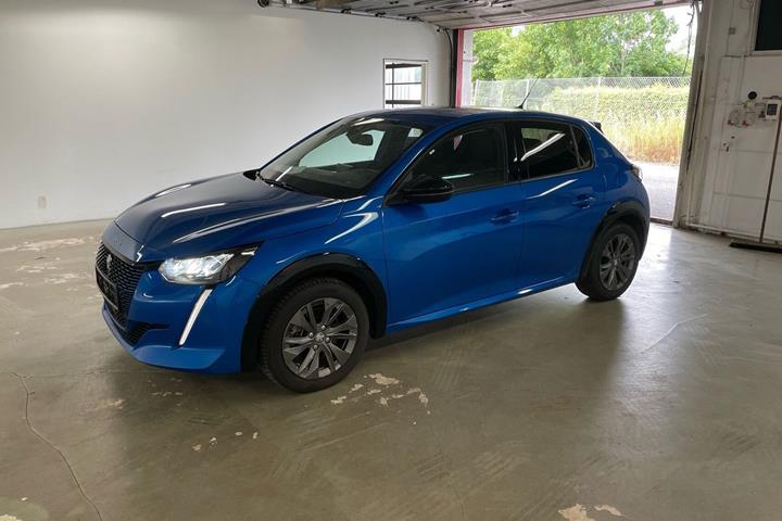 Blå Peugeot e-208 fra 2023