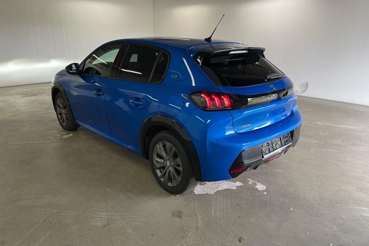 Blå Peugeot e-208 fra 2023