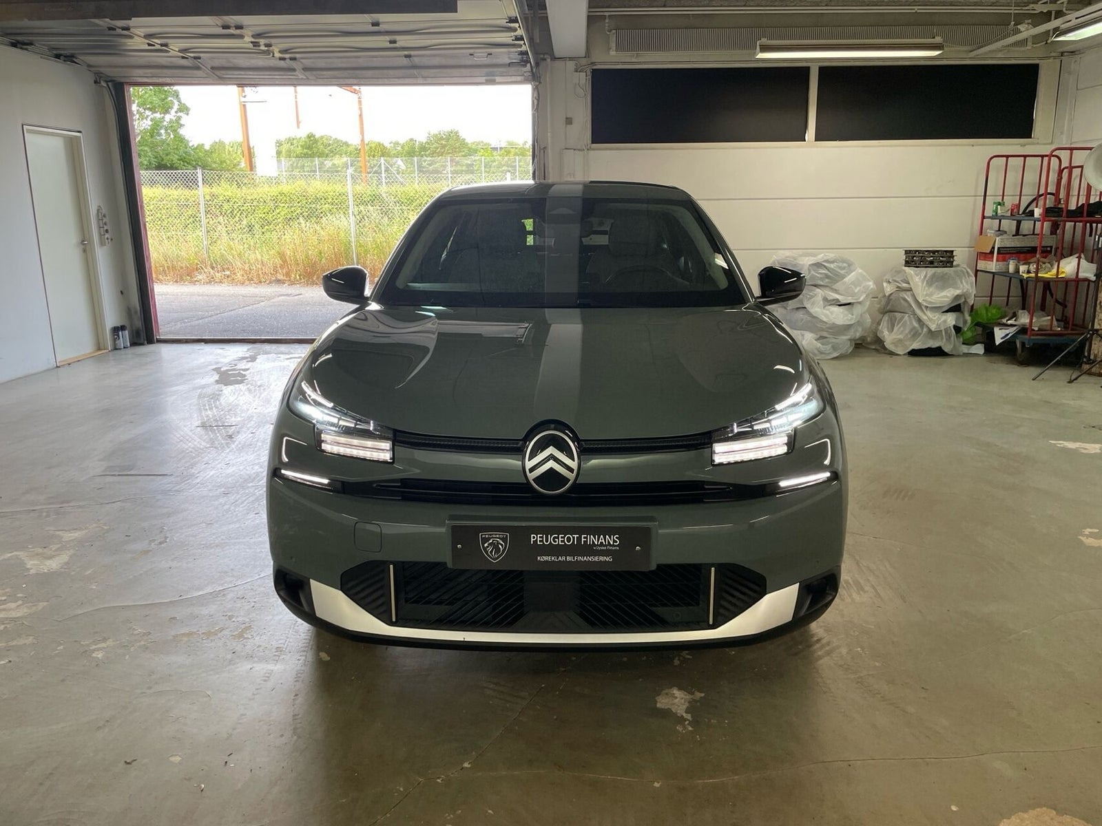 Grå Citroën ë-C4 fra 2025