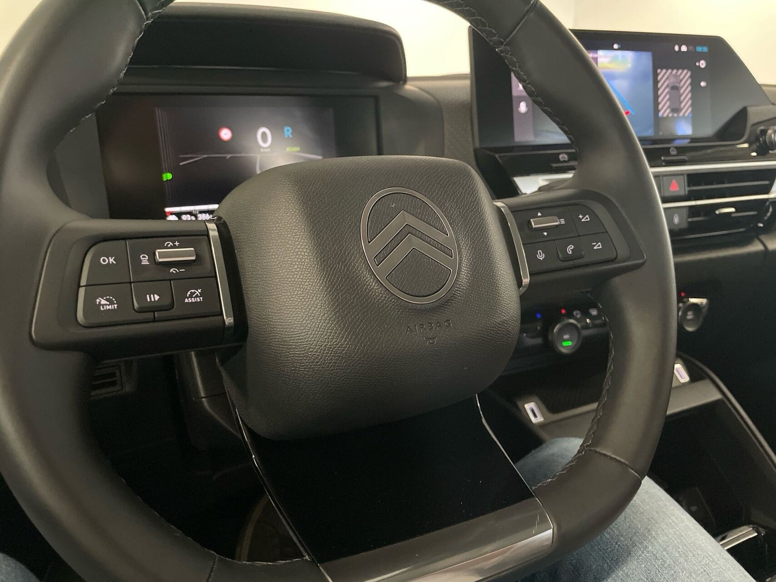Grå Citroën ë-C4 fra 2025