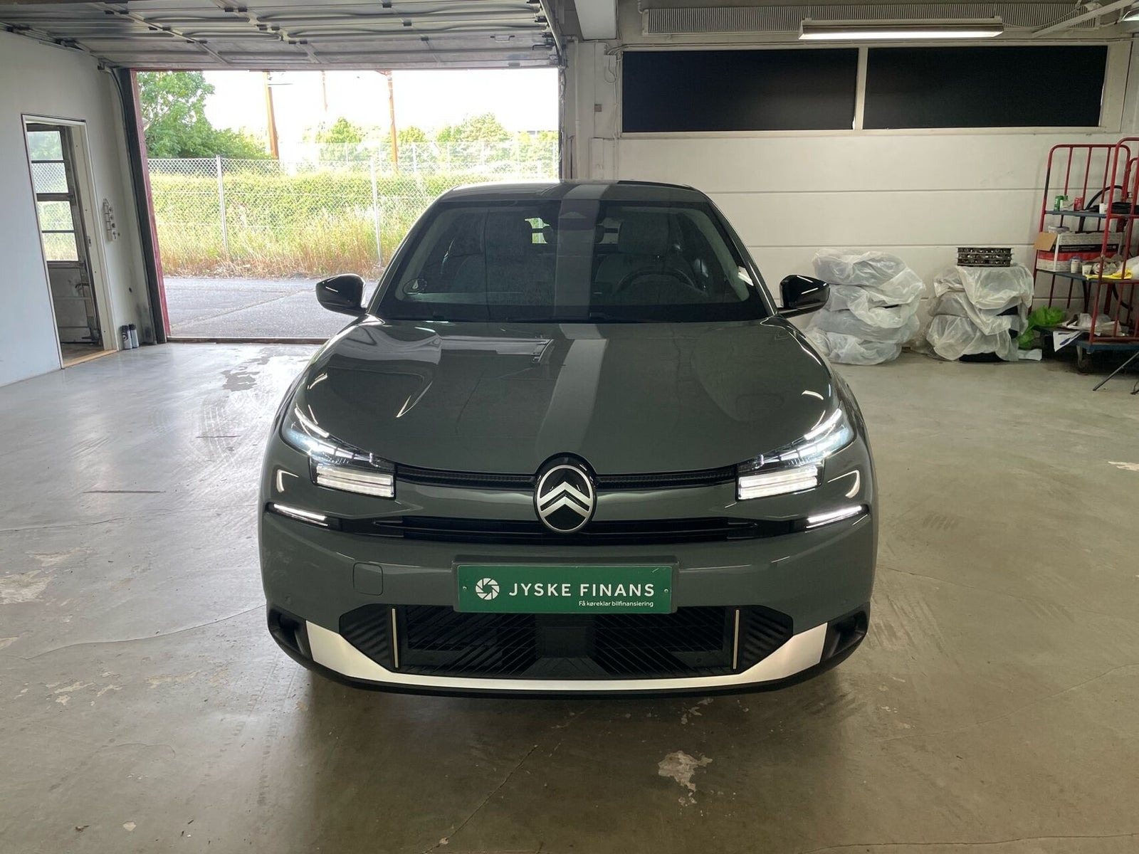 Grå Citroën ë-C4 fra 2025