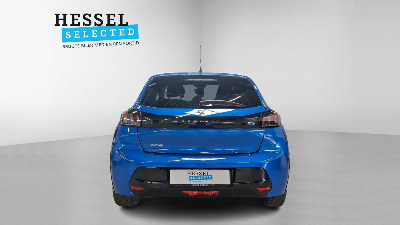 Blå Peugeot e-208 fra 2023